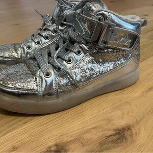 Light up (rechargeable) sneakers cool look and fun. Size 36, size 6 women’s